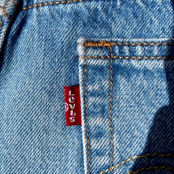 Authentic Levi’s 501 Jean Shorts with Floral Embroidery - Size 26 - Picture 11 of 11